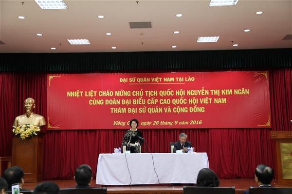 Nguyen Thi Kim Ngan trifft Vertreter der in Laos lebenden Vietnamesen - ảnh 1